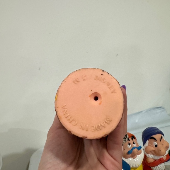 1960s Vintage Snow White Disney 7 Seven Dwarfs collectibles figurines Toys 5” - Picture 4 of 11